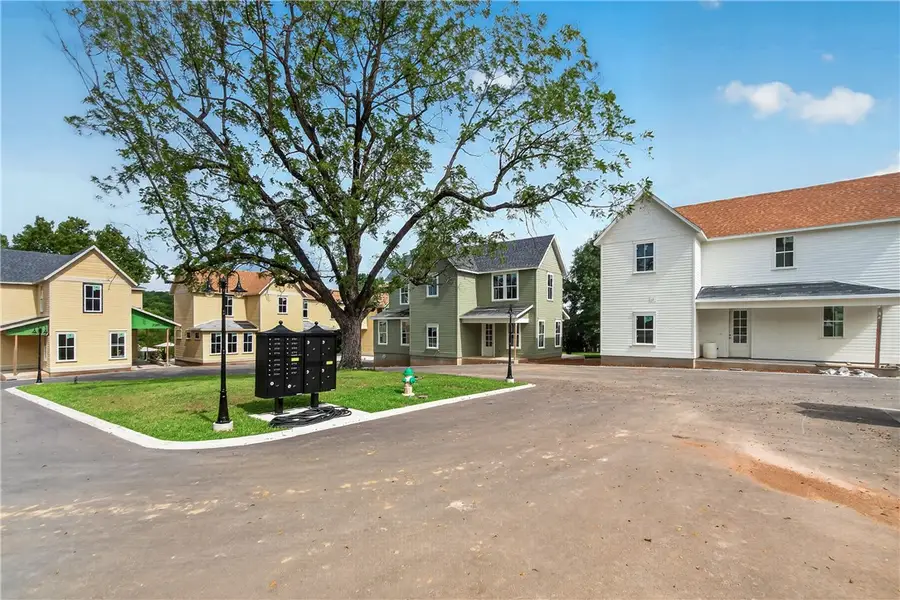 2748 E Black Walnut Circle, Fayetteville, AR 72701 - #2