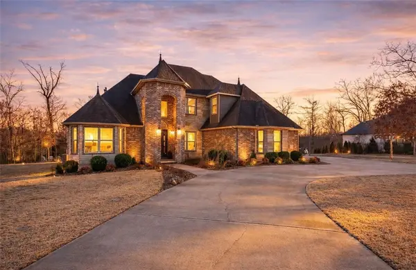 1476 Le Chesnay Drive, Centerton, AR 72719