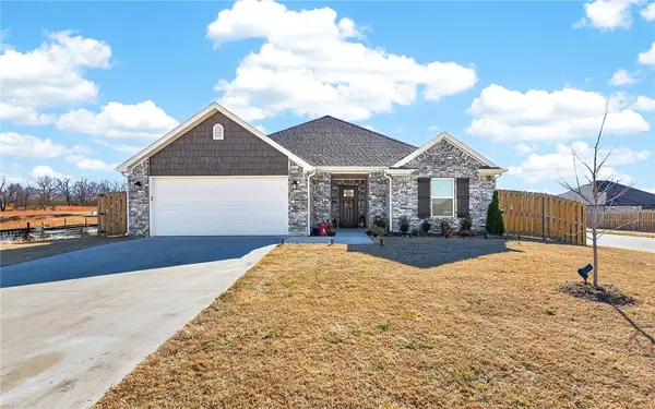 1201 Greendale Avenue, Lowell, AR 72745