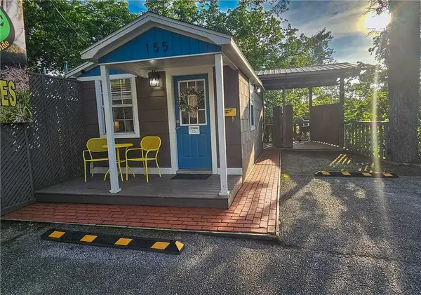 155 W Van Buren, Eureka Springs, AR 72632