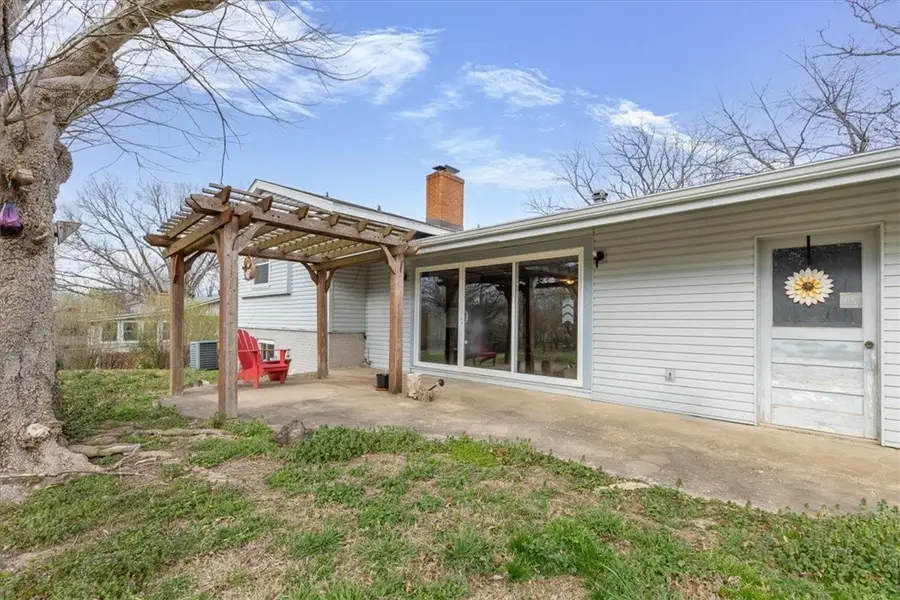 304 Battle Street, Prairie Grove, AR 72753 - #3