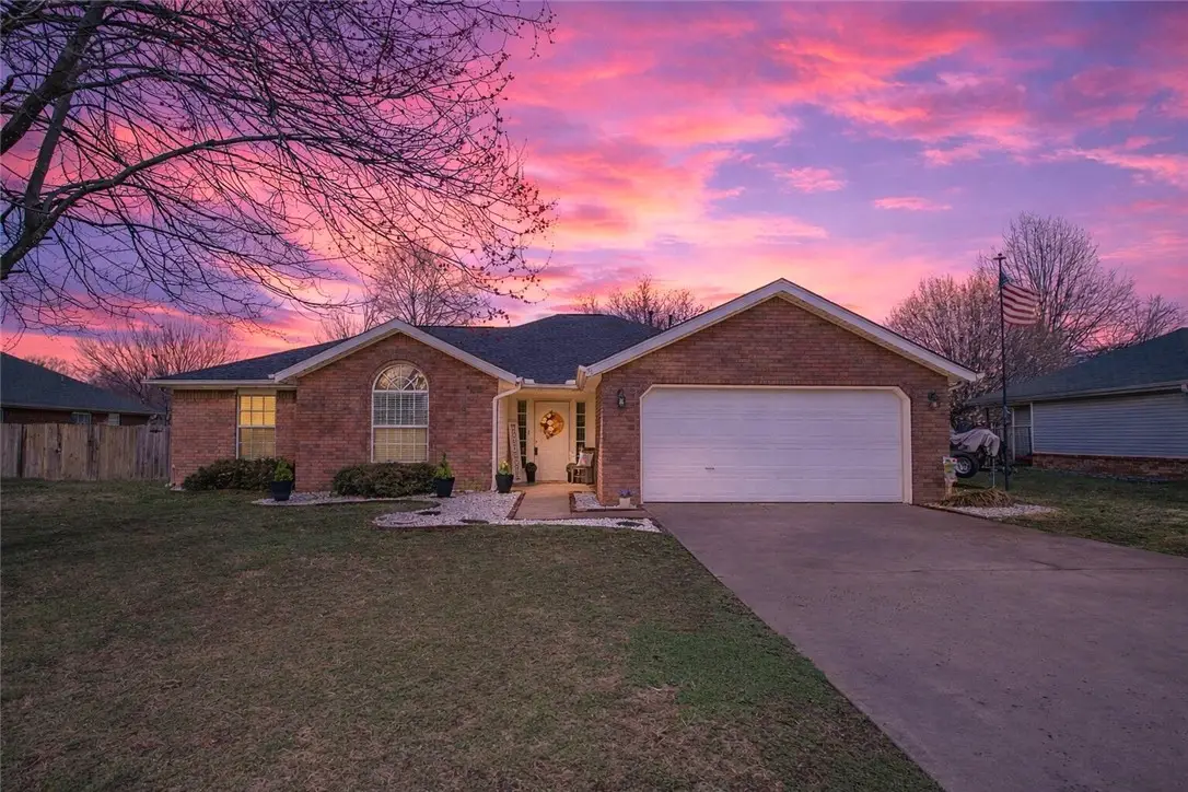 46 W Briarmeadow Street, Farmington, AR 72730 - #1