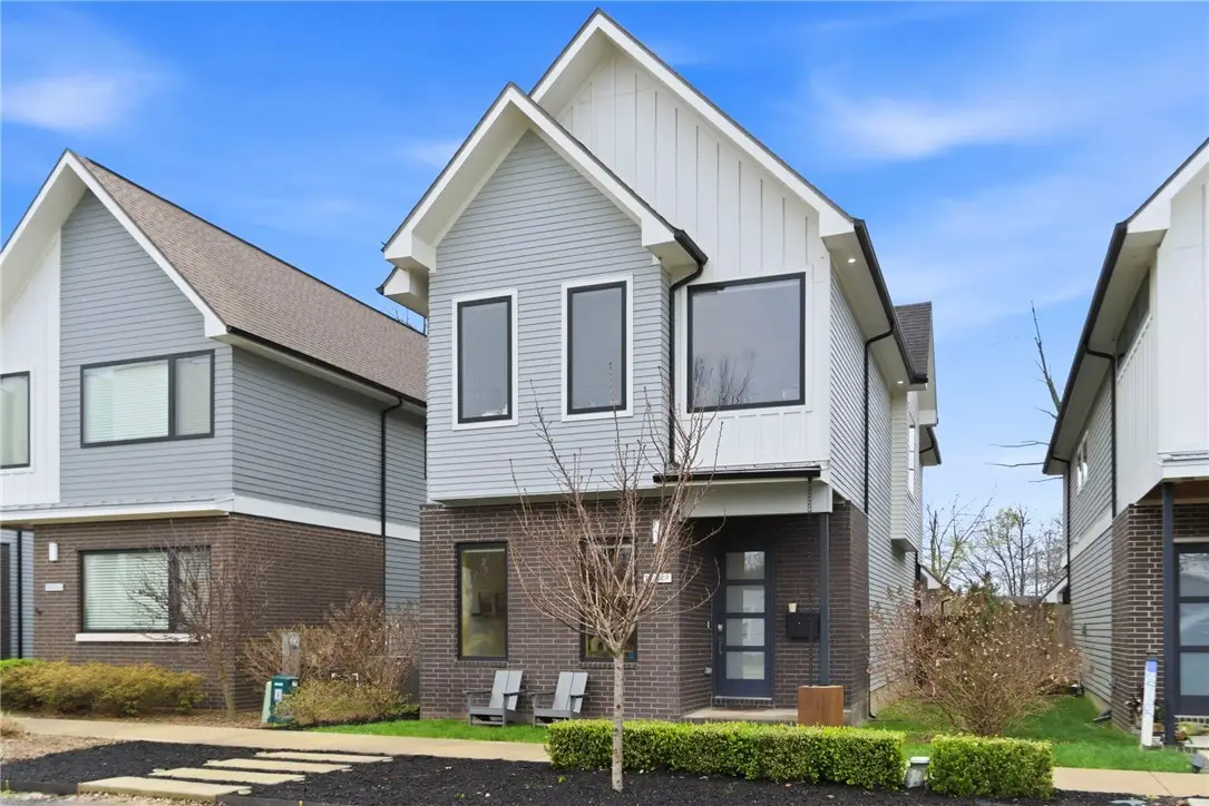 212 SE 7th Street, Bentonville, AR 72712 - #1