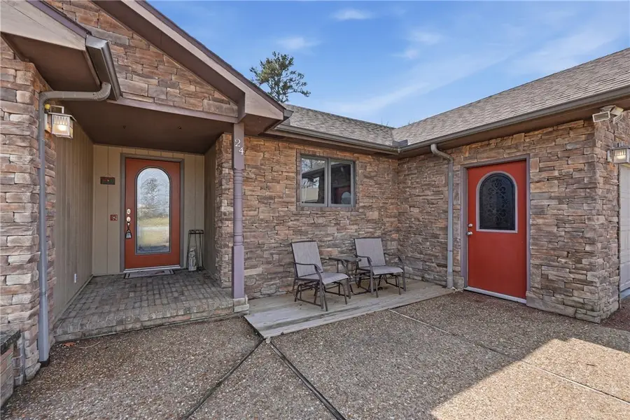 24 Indian Wells Drive, Holiday Island, AR 72631 - #3