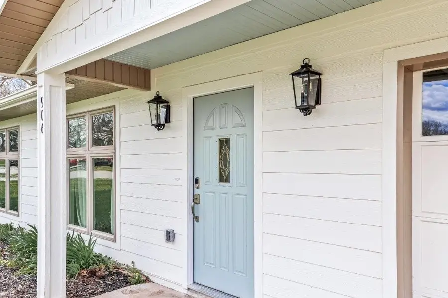 906 SE G Street, Bentonville, AR 72712 - #3