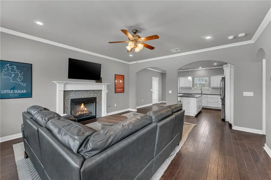 6 Worlaby Drive, Bella Vista, AR 72715 - #3