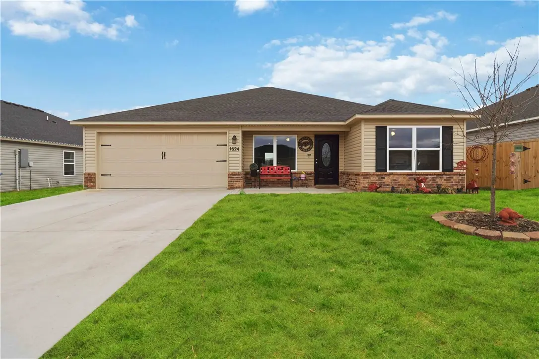 1624 Ace Avenue, Gentry, AR 72734 - #1