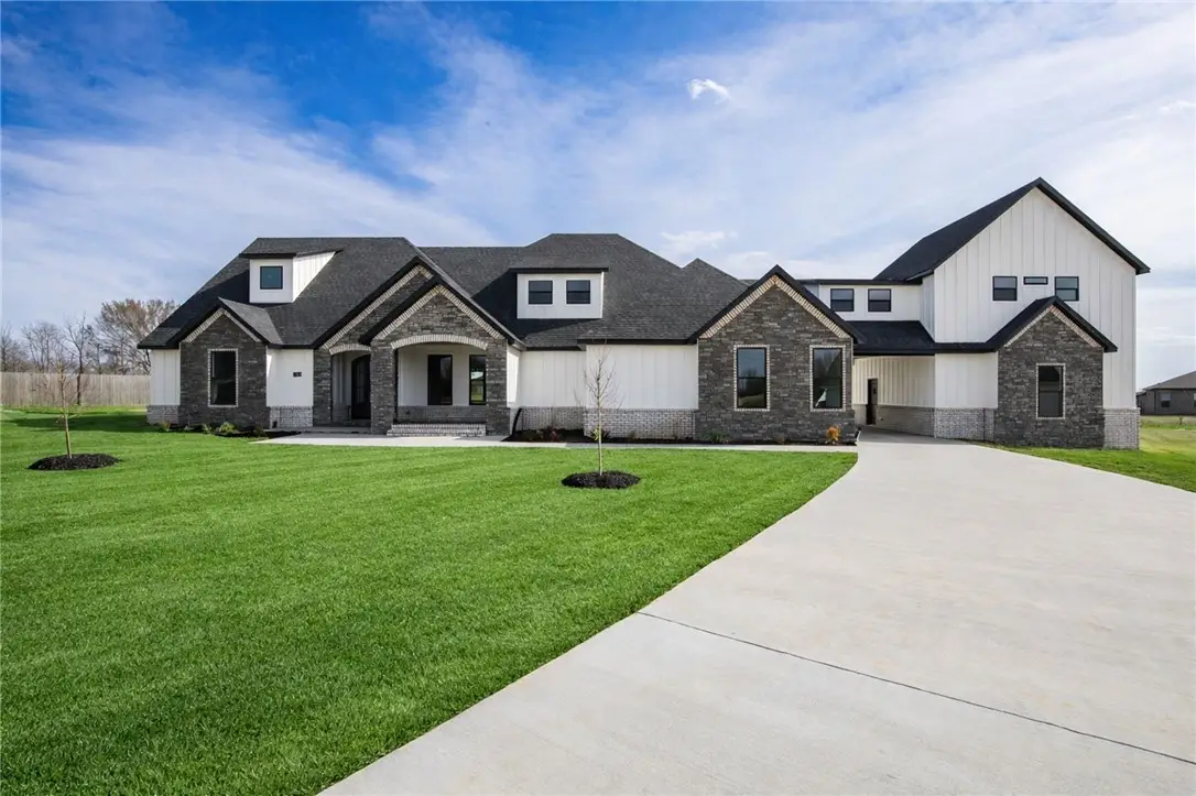 1905 Strong Avenue, Pea Ridge, AR 72751 - #1