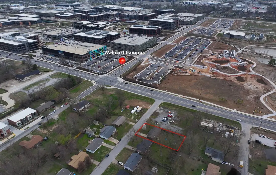 1004 SE 11th Street, Bentonville, AR 72712 - #1