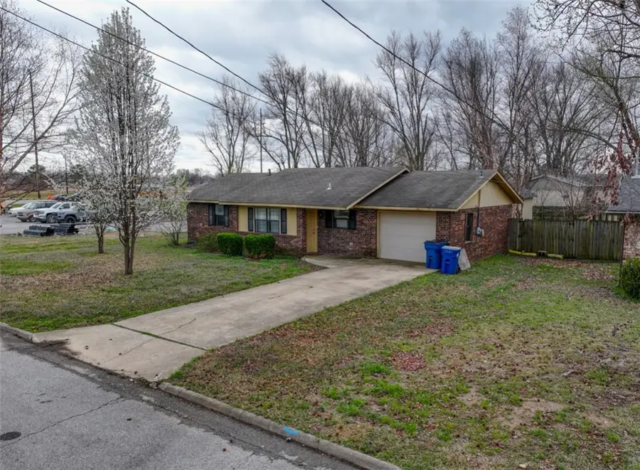 1004 SE 11th Street, Bentonville, AR 72712 - #3