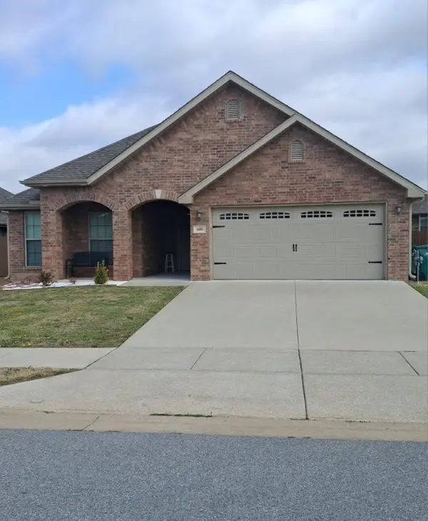 600 Gala Circle, Bentonville, AR 72712