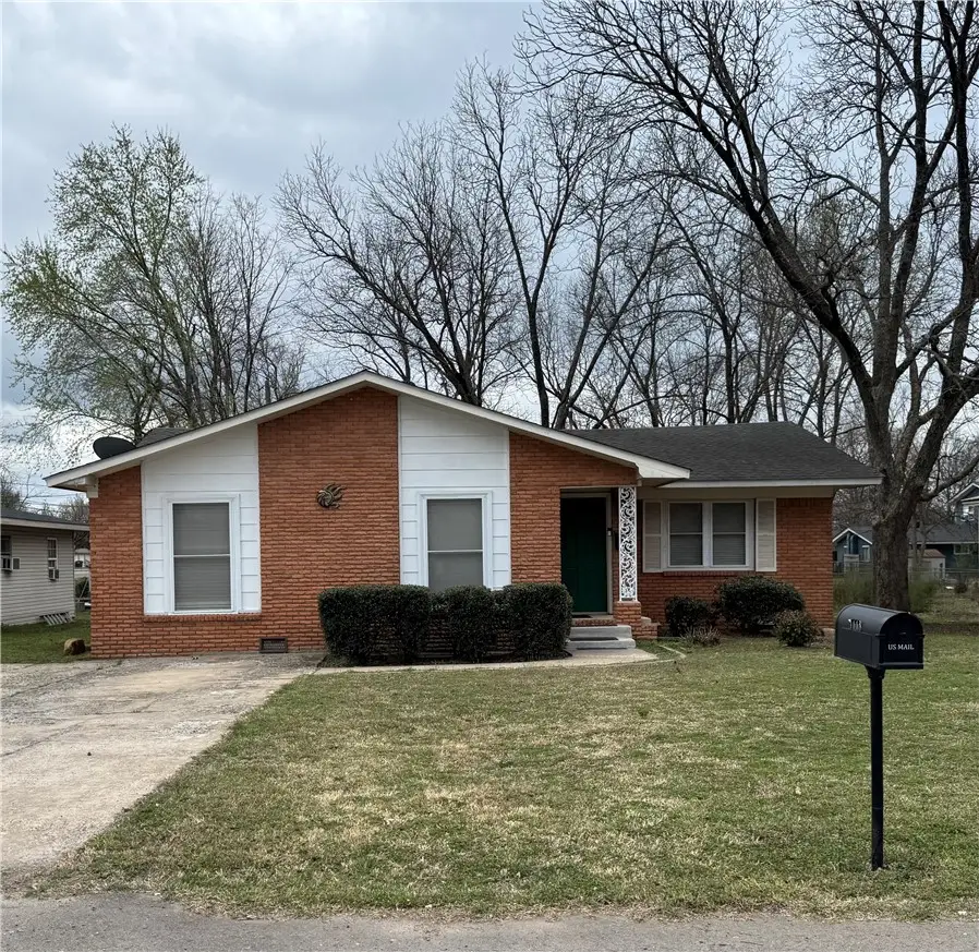 1008 E I Street, Russellville, AR 72801 - #1