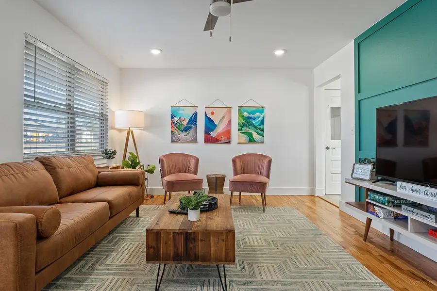 407 NW H Street, Bentonville, AR 72712 - #2