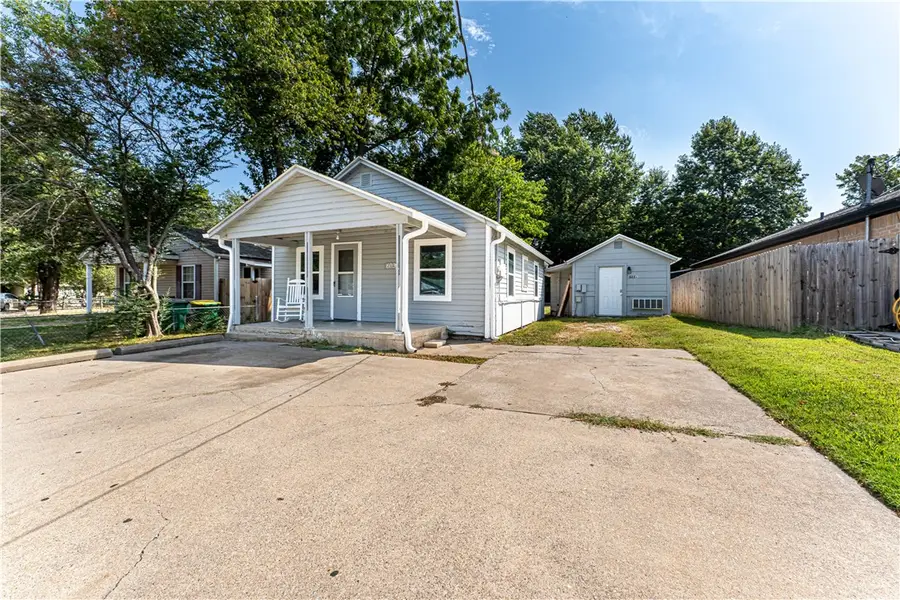 603 S Crutcher Street, Springdale, AR 72764 - #2