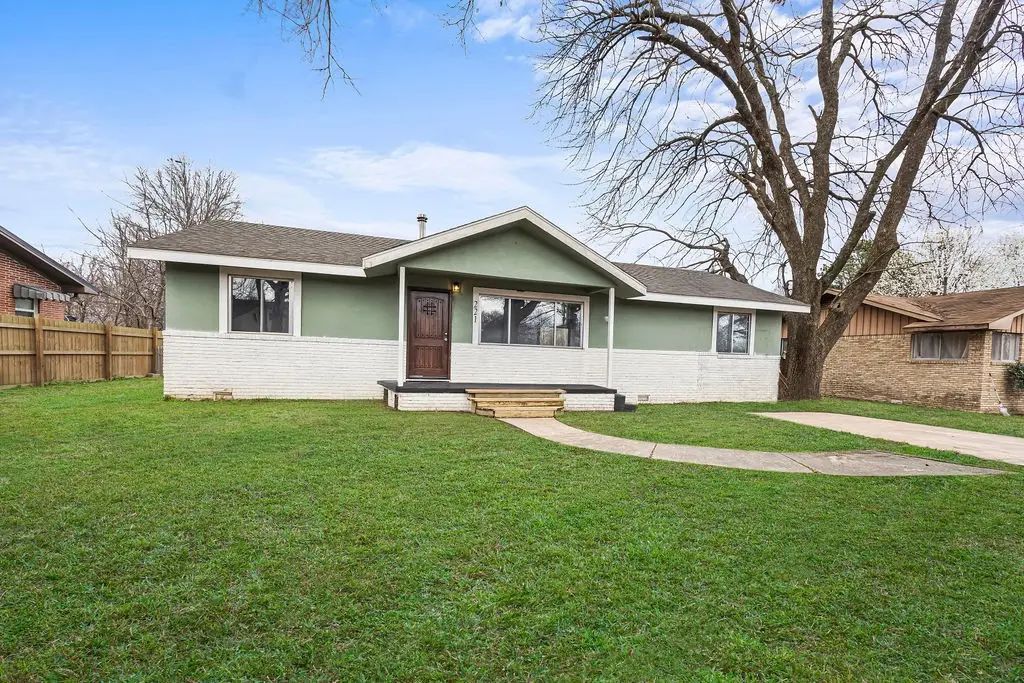 221 W Highland Street, Siloam Springs, AR 72761 - #1