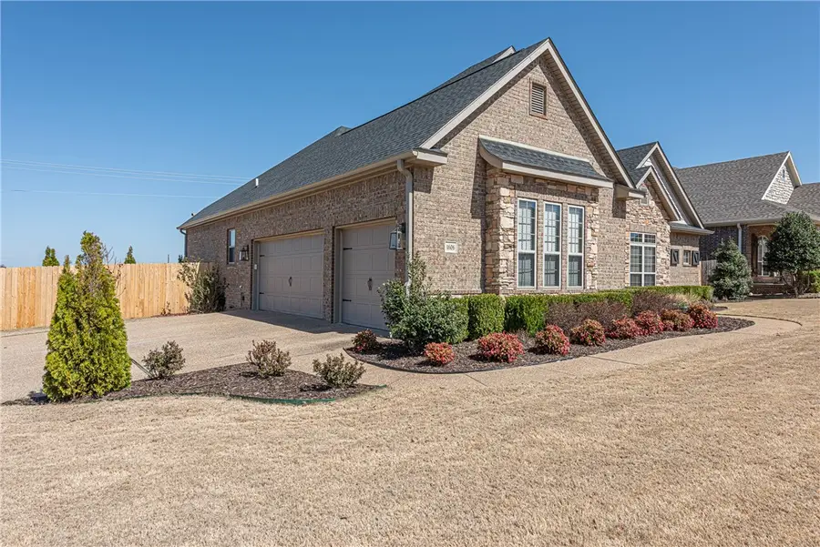 1606 Wisteria Avenue, Bentonville, AR 72713 - #3