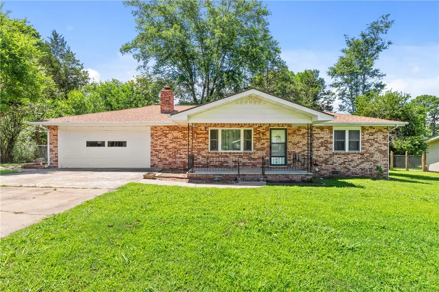 818 Locust Street, Mountain Home, AR 72653 - #2