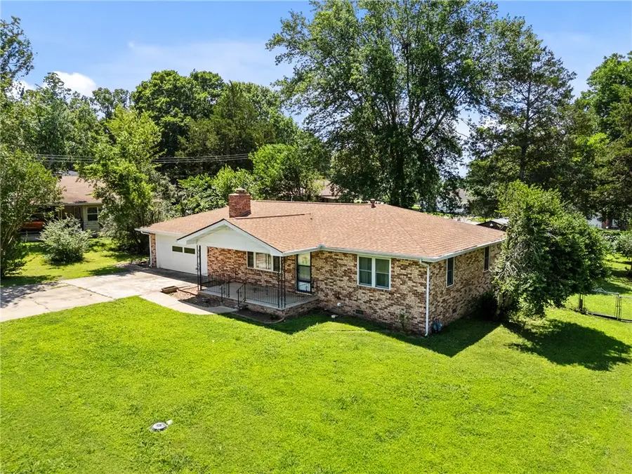818 Locust Street, Mountain Home, AR 72653 - #3