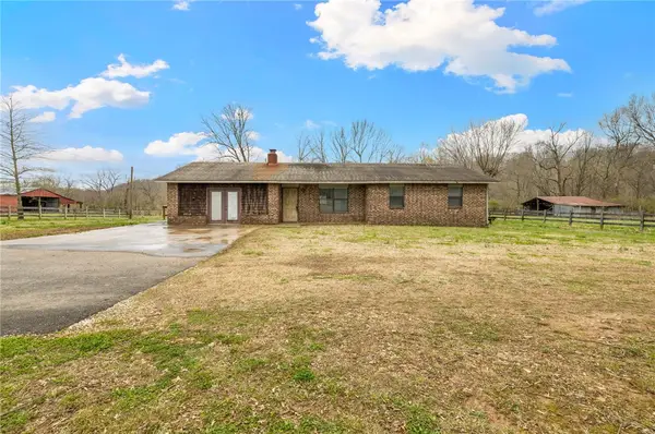 16313 Hamstring Road, Fayetteville, AR 72704
