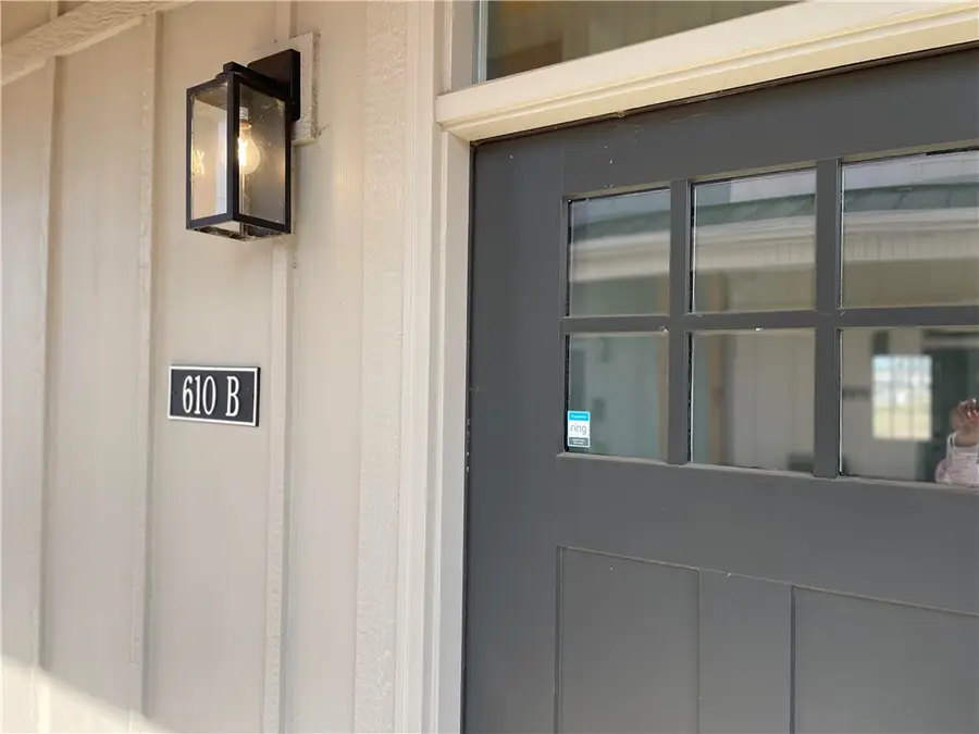 610 W Price Avenue #B, Springdale, AR 72764 - #2