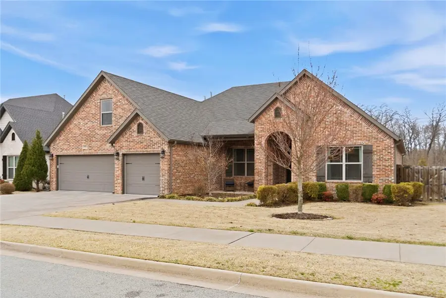970 Clark Circle, Bentonville, AR 72713 - #2