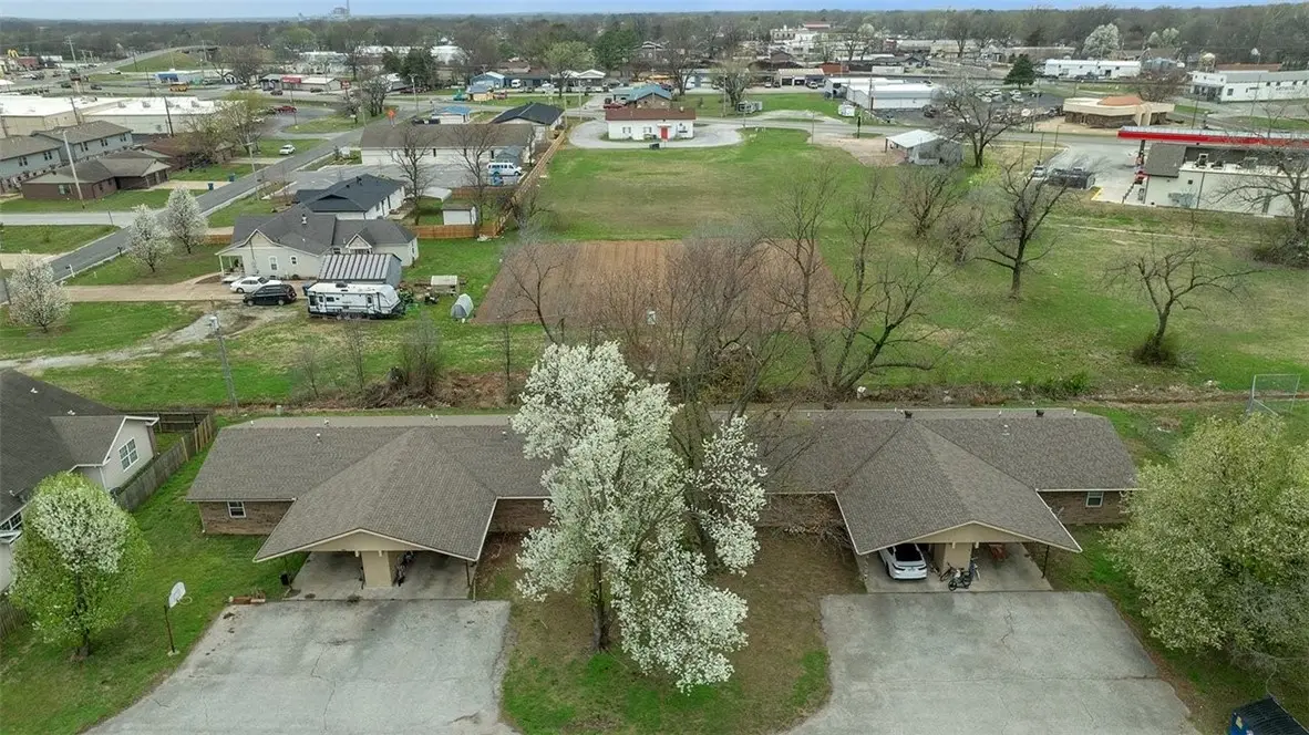 780-786 SE 1st Street, Gentry, AR 72736 - #1