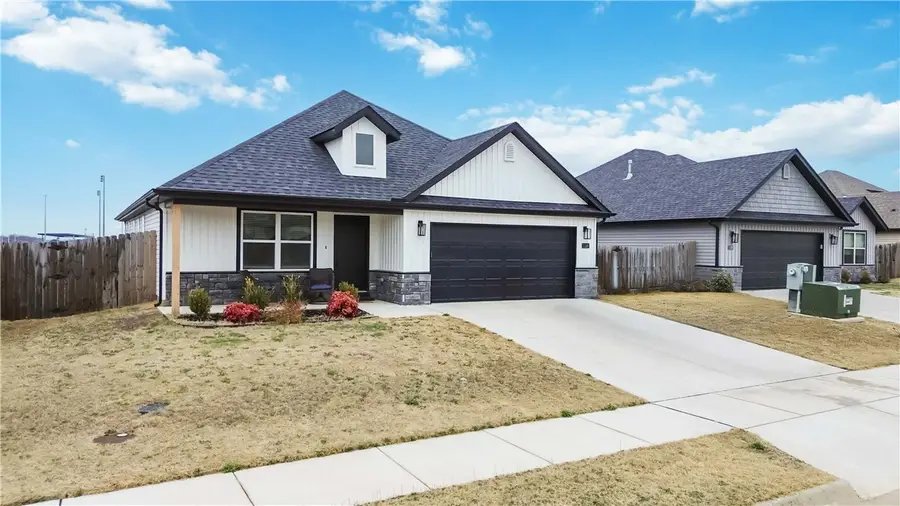 1110 Monarch Road, Centerton, AR 72719 - #2