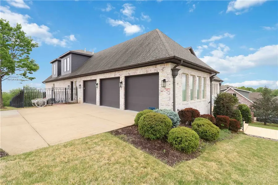 448 N Limestone Drive, Fayetteville, AR 72701 - #3