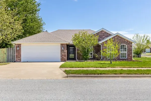 1051 Cabriolet Street, Bentonville, AR 72712