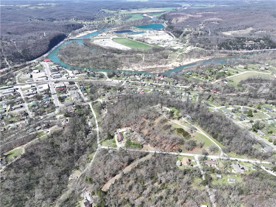 302 Paradise Drive, Noel, MO 64854 - #2