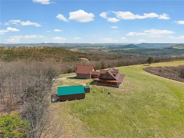 Address Withheld By Seller, Eureka Springs, AR 72632