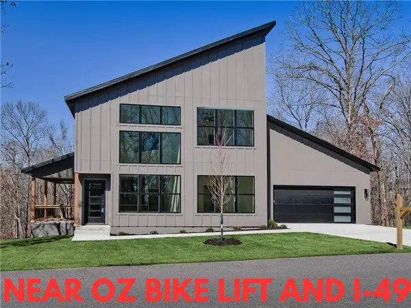 11 Chatburn Lane, Bella Vista, AR 72715