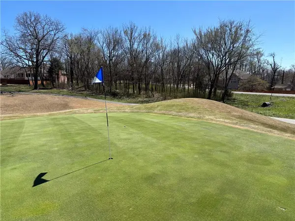 Kilsyth Drive, Bella Vista, AR 72715