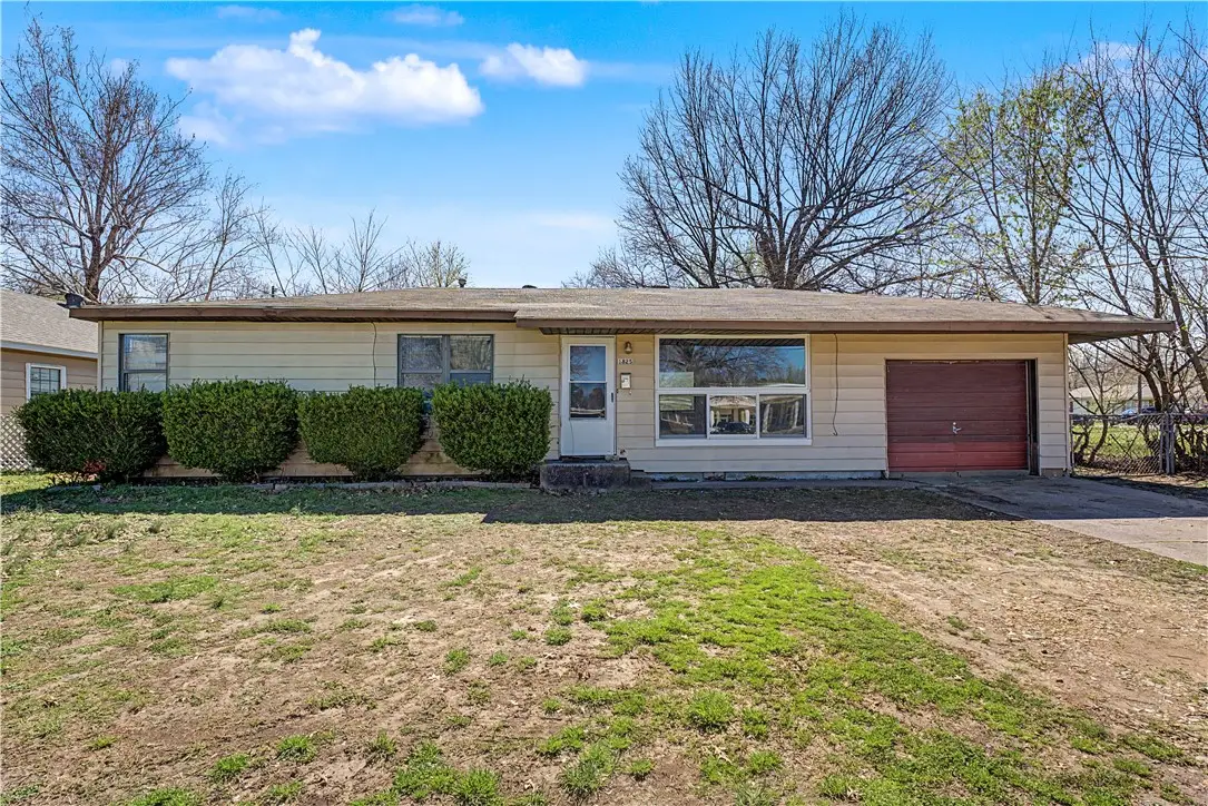 1825 Mcray Avenue, Springdale, AR 72762 - #1
