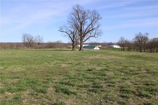 2176 Northern Trace Way, Tontitown, AR 72762