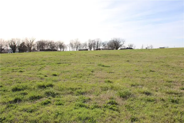 2147 Northern Trace Way, Tontitown, AR 72762