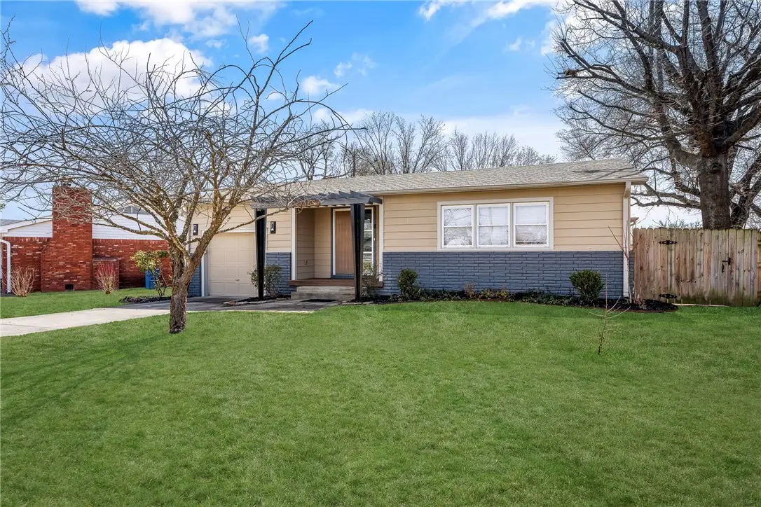 715 NW 6th Street, Bentonville, AR 72712 - #1