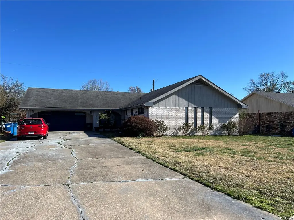 1802 SE Crouch Street, Bentonville, AR 72712 - #1