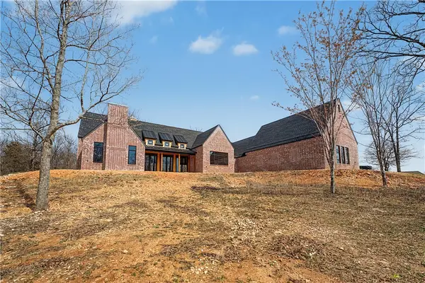 18318 Pepper Hills Drive, Siloam Springs, AR 72761