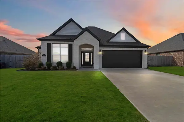 3521 E Avon Avenue, Springdale, AR 72764