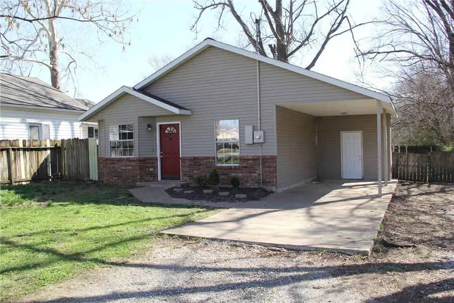 917 N Britt Street, Siloam Springs, AR 72761 - #2