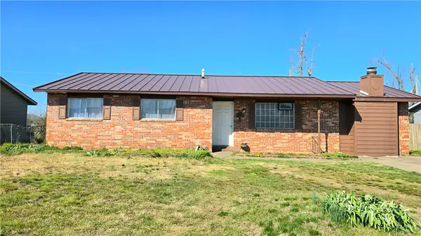906 14th Street, Rogers, AR 72756
