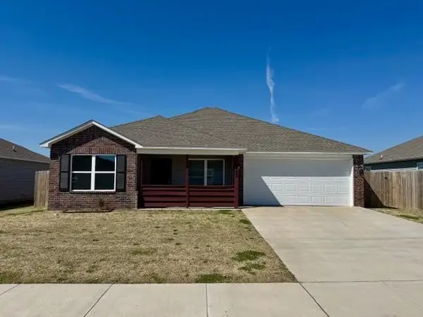 1402 S Pampas Street, Siloam Springs, AR 72761