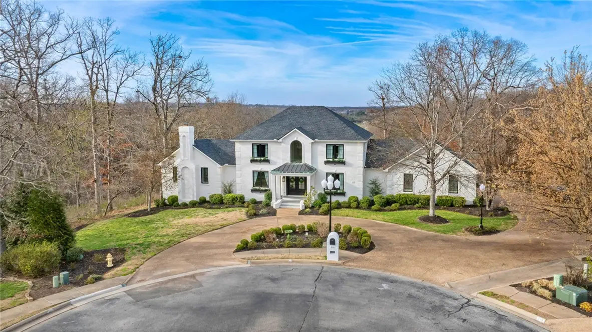 218 Ridgefield, Bentonville, AR 72712 - #1