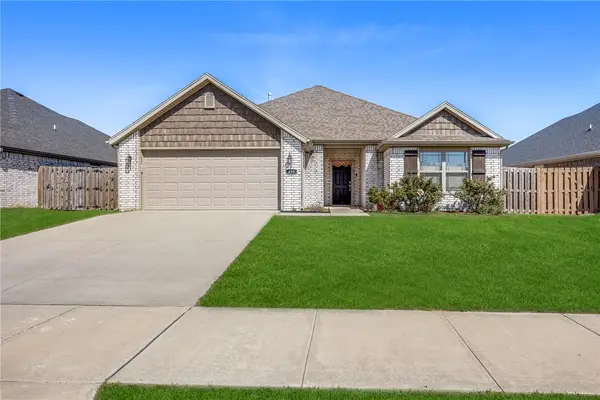 450 Holly Street, Centerton, AR 72719