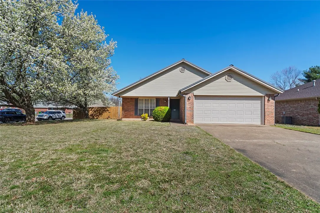 1706 Lawrence Avenue, Springdale, AR 72762 - #1