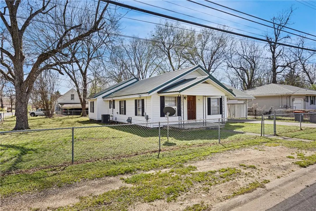 418 E J Street, Russellville, AR 72801 - #1