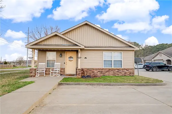 3300 SW Victoria Place #1-2, Bentonville, AR 72712