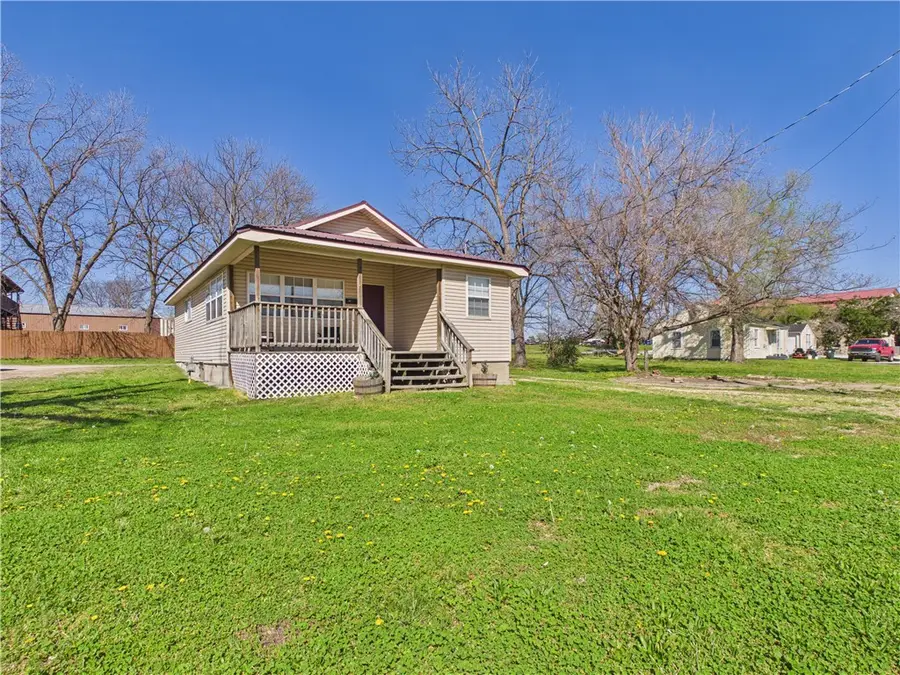 606 N Springfield Street, Berryville, AR 72616 - #2