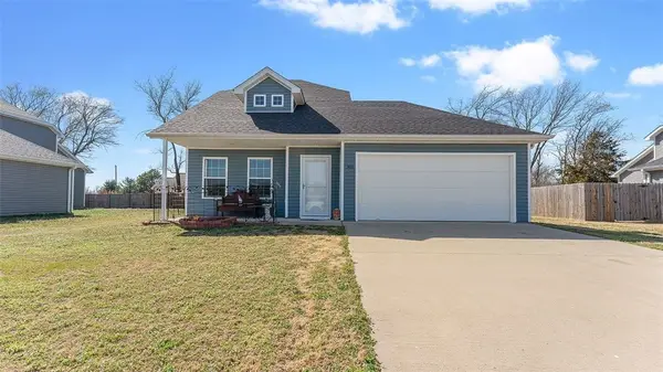 303 Fieldstone Circle, Gravette, AR 72736